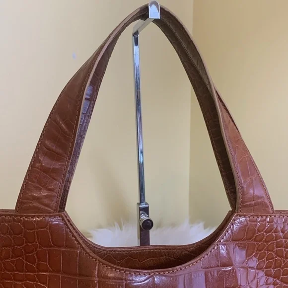 Etienne Aigner | Vintage Croc Embossed Cowhide Leather Satin Lined Shoulder Bag - Picture 4 of 17